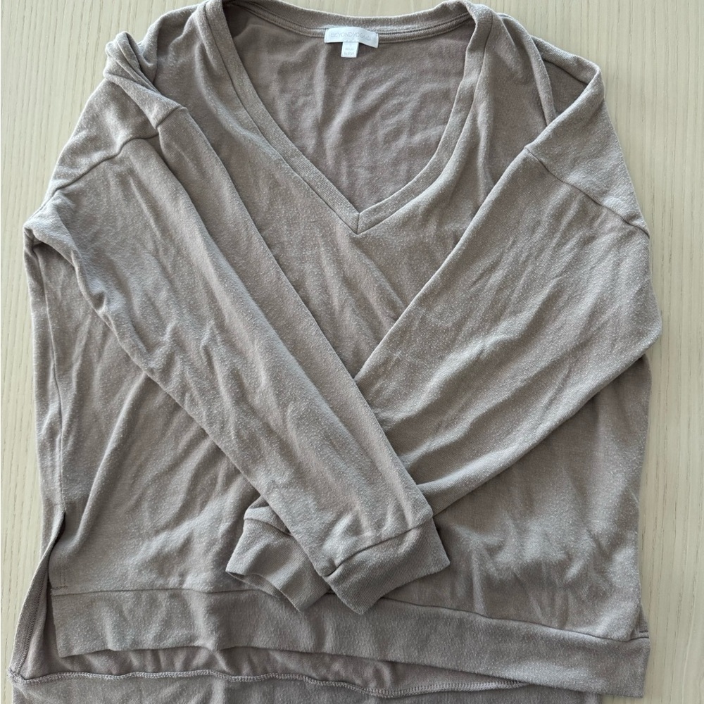 Beyond Yoga loose pullover